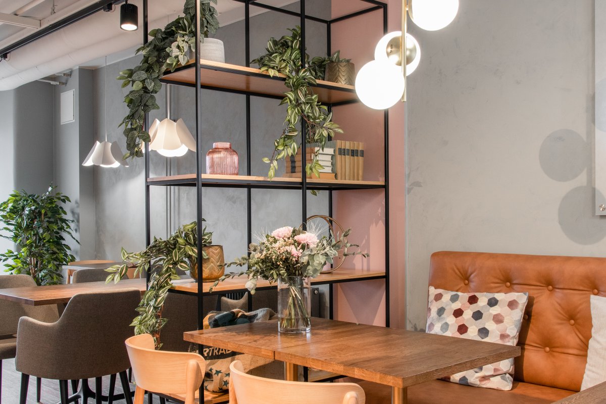Pinto_Design's tweet image. Oulun Pekurin Patiolle on avautunut juuri viehättävä kahvila, Magnolia Coffee &amp;amp; Bakery. Pinto suunnitteli yhteistyössä asiakkaan kanssa kahvilaan tilakonseptin ja graafisen ilmeen. 
#magnoliacoffeeandbakery #kahvilasuunnittelu #tilasuunnittelu #graafinensuunnittelu