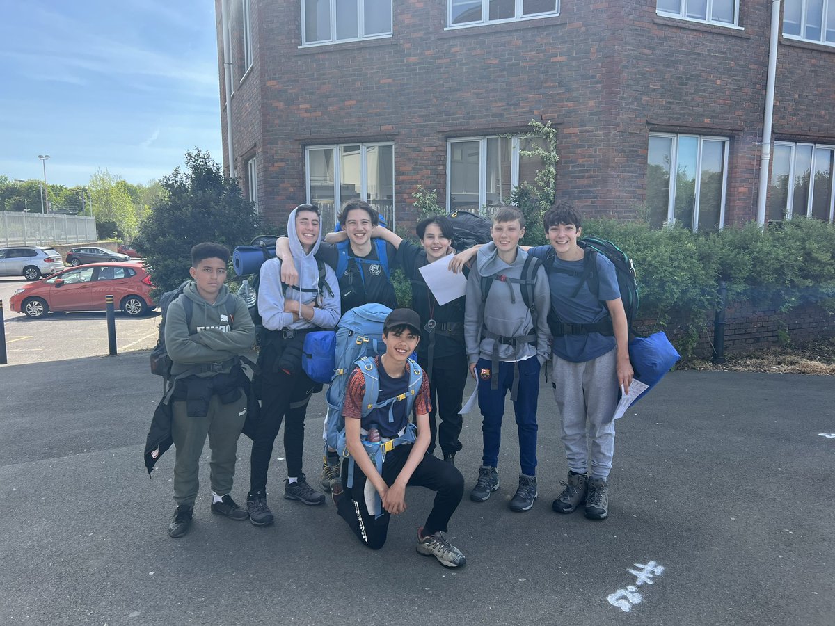 FBS_Sport's tweet image. The second group of Year 9 @DofELondon Bronze practice weekends are off and reached the top of box hill… now to make their way to the campsite… 🏕