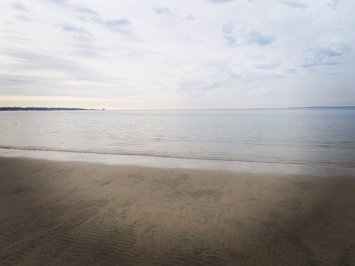 You’ve got choices in life.  You can choose to look at the sun or you can choose to look at the clouds. Choose the sun and live in a magical world. 

#NYR #hockey #NHL #magical #sun