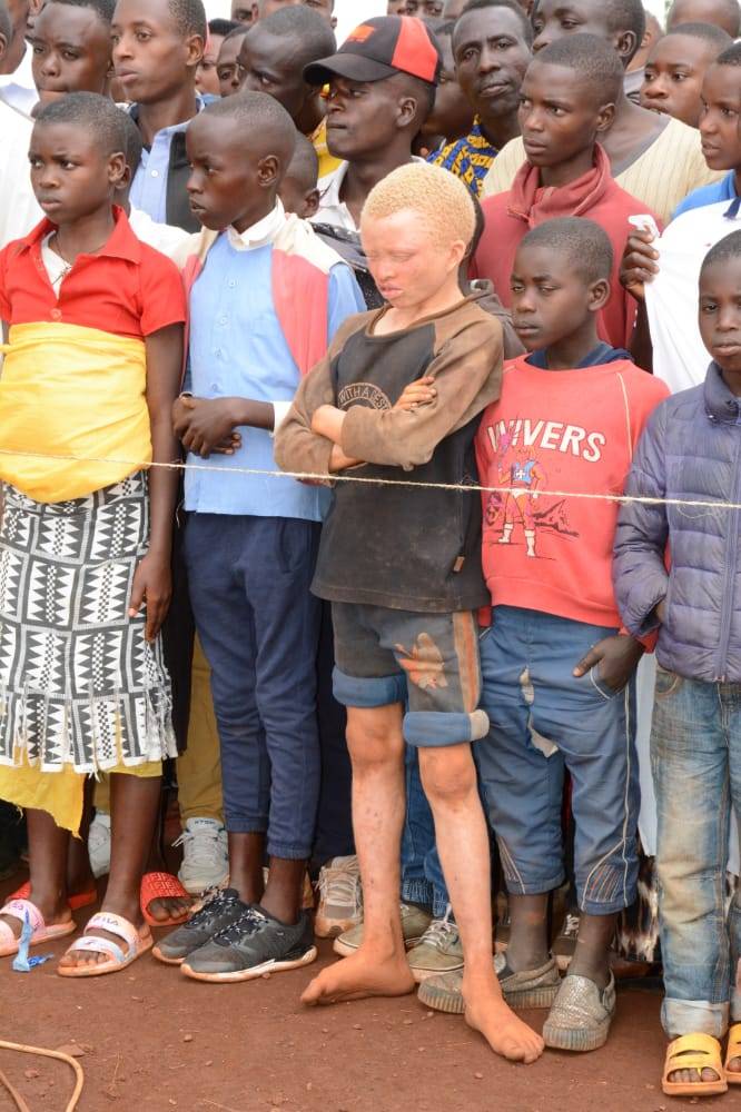 bafashe's tweet photo. NSABIYUMVA Emile ni umunyamwema , avuka ku mutumba Gahwazi muri komine ya #Ngozi #BURUNDI  Akaba yiga mu mwaka wa Kane kuri Ecofo Buhiga Ngozi.  Akenewe gushigikirwa kugira abandanye ishure yorohewe.  https://t.co/njhahyZJIZ https://t.co/kGvCpegVsF