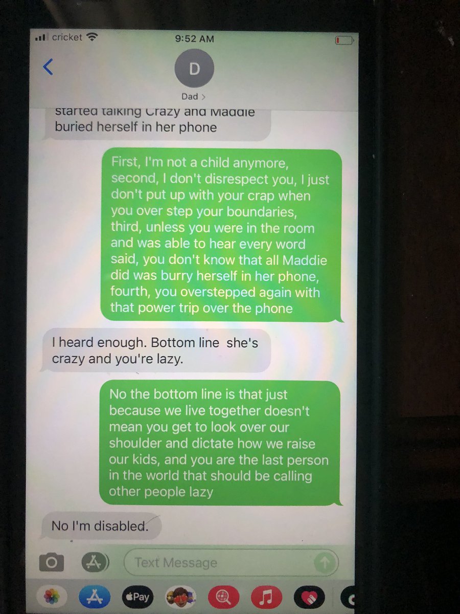 SwampQueenBee88's tweet image. The man with the Sandy Hook keys calls ME crazy… #Yokay 😂👌🏿