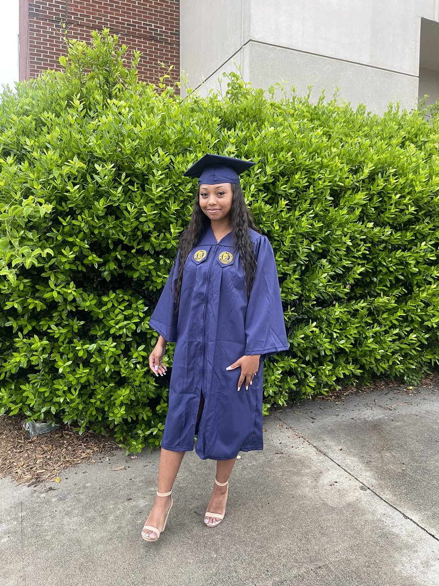 Mayb_ItsMelanin's tweet photo. #UNCGGRAD #FirstGenerationCollegeGrad https://t.co/lWJrNRtPGd