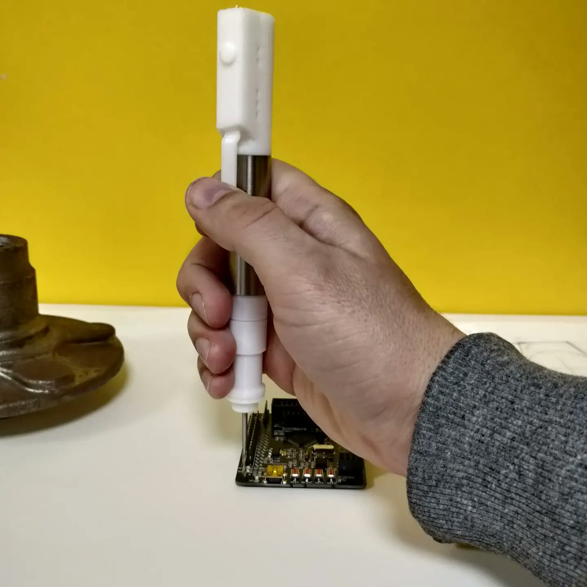 ADanebergs's tweet photo. Ergonomics were considered. Different ways to grip the product allows for longer use without tiring, and greater usability.
#threadtitan #microdrilling #tightening #threadforming #buythedip #JusticeForJohnnyDepp https://t.co/Uj3rMVuzkI