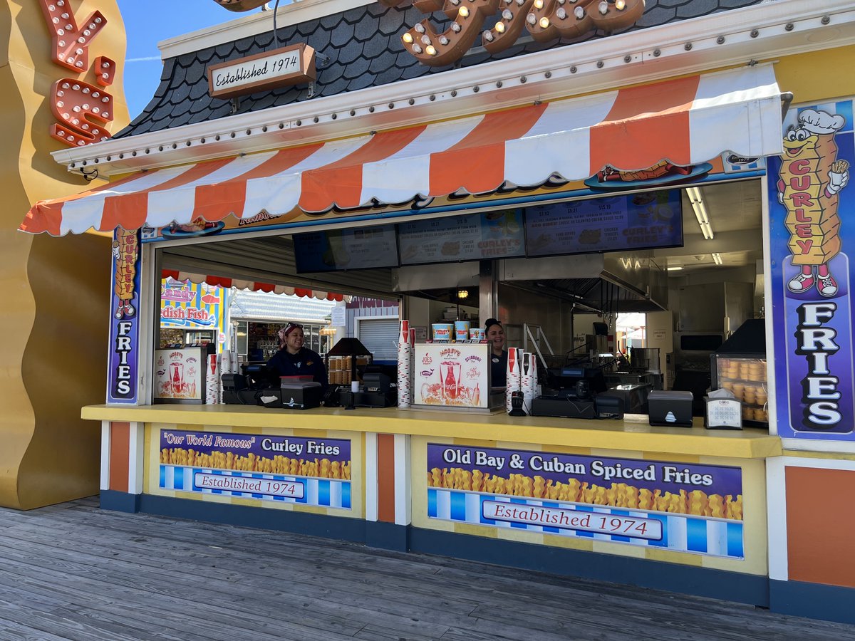 DoWildwoodNJ's tweet photo. Happy Fry-day Ya'll! 

#DOOWW #wildwoodboardwalk #wildwoodsboardwalk #curlys #friday #boardwalkfries #downtownwildwood #wildwoodbeach https://t.co/UrMbO2xjXH