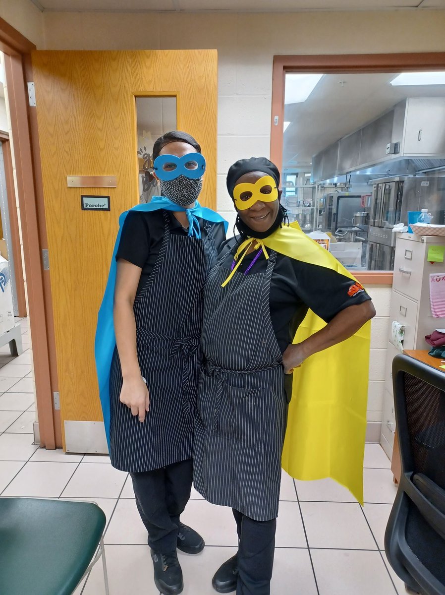SCHK12's tweet photo. Happy School Lunch Hero Day to all our #SCH Kitchen Staff!!! #SLHD22 #NotAllHeroesWearCapes https://t.co/kvQUmDYNAT