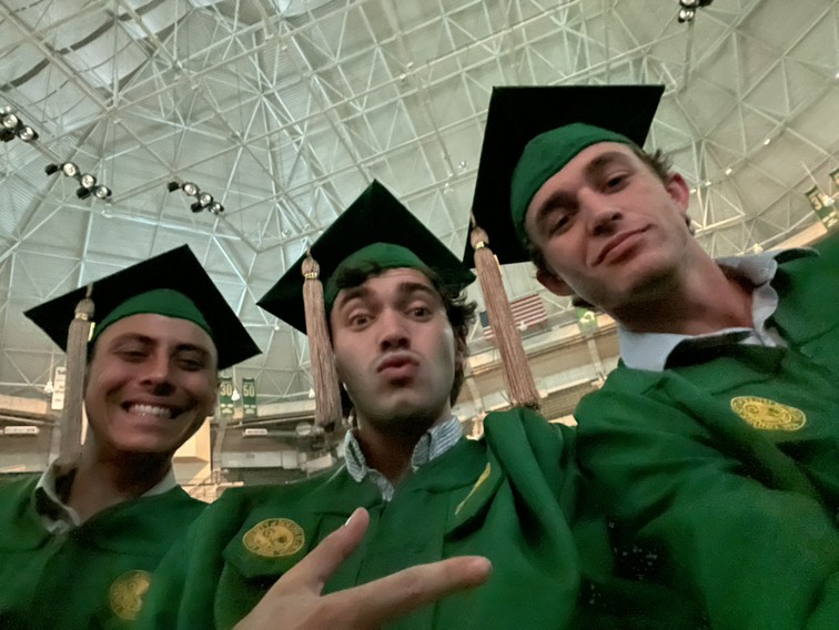 MUltClubUSF's tweet photo. Started from the bottom now we here #usfgraduation https://t.co/RQX95RBbQh