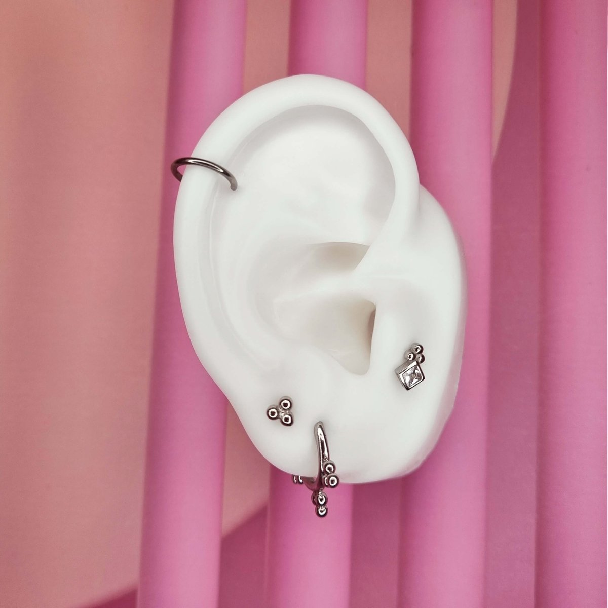 ThrowBackAnnie's tweet image. ✨Shop The LOOK!✨
🌟Elegant &amp;amp; Glam Earring Stacks!🌟

💎 throwbackannie.com 💎

#earringstack #earrings #goldearring #earpiercing #jewellery #glam #elegant #fashion #style #outfitoftheday piercing #sparkles #summer #styleblogger #outfit