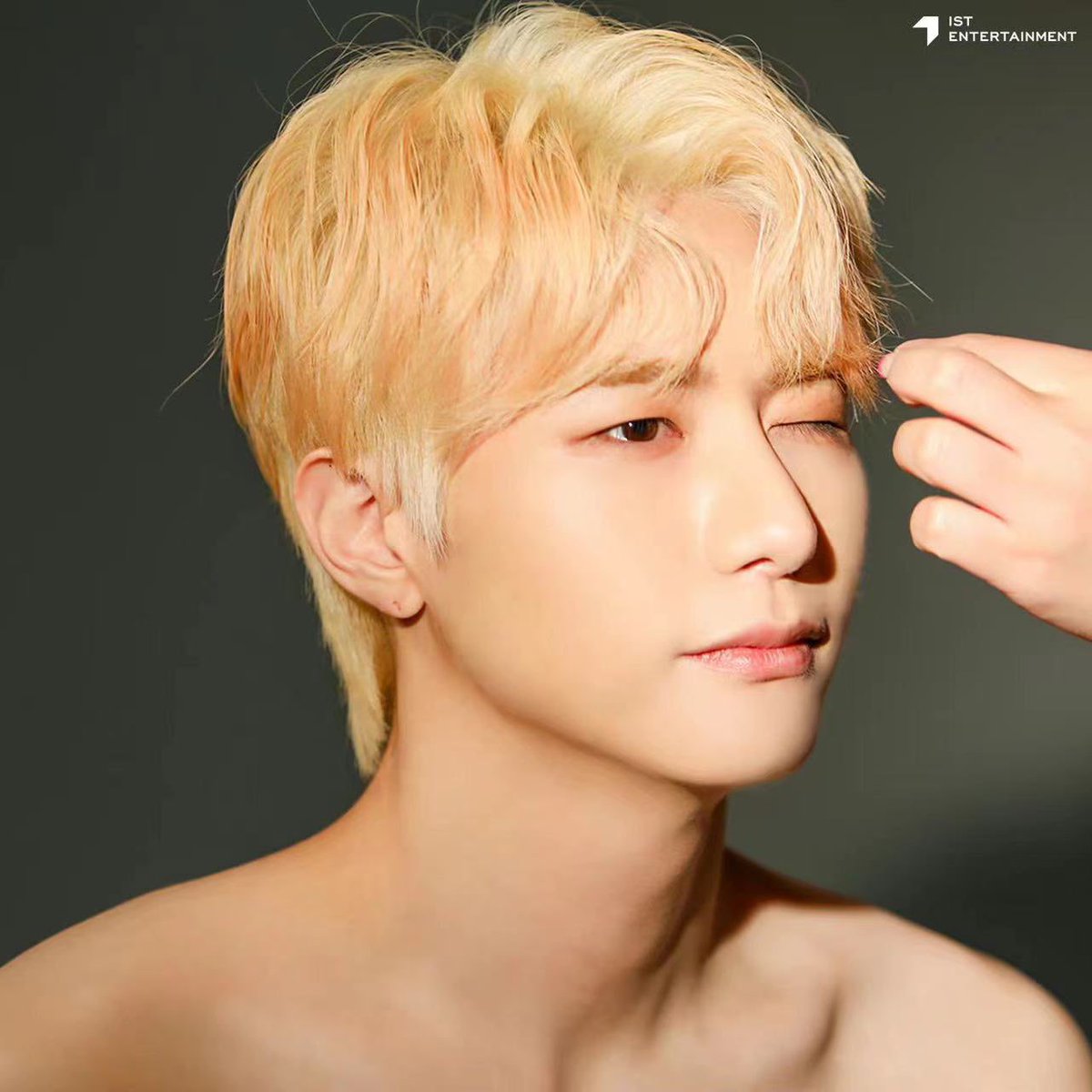 2seungthinker's tweet photo. because i can, and will, make everything about #2SEUNG ‼️😭

♡ ———
#VICTON #빅톤 @NewWorld_VICTON @VICTON1109 #seungwoo #seungsik https://t.co/L2eL2Zxipf