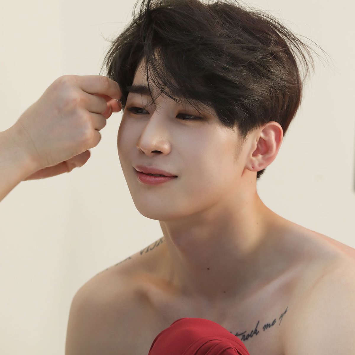 2seungthinker's tweet photo. because i can, and will, make everything about #2SEUNG ‼️😭

♡ ———
#VICTON #빅톤 @NewWorld_VICTON @VICTON1109 #seungwoo #seungsik https://t.co/L2eL2Zxipf