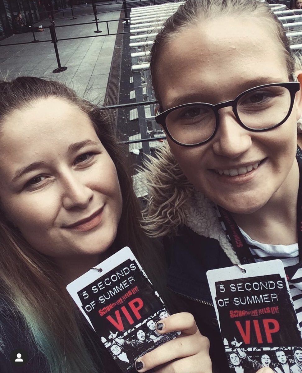holdinteja's tweet photo. Does it ever drive you crazy
Just how fast the night changes? #Takemyhandtour #takemyhandLjubljana https://t.co/76VB7dFzll