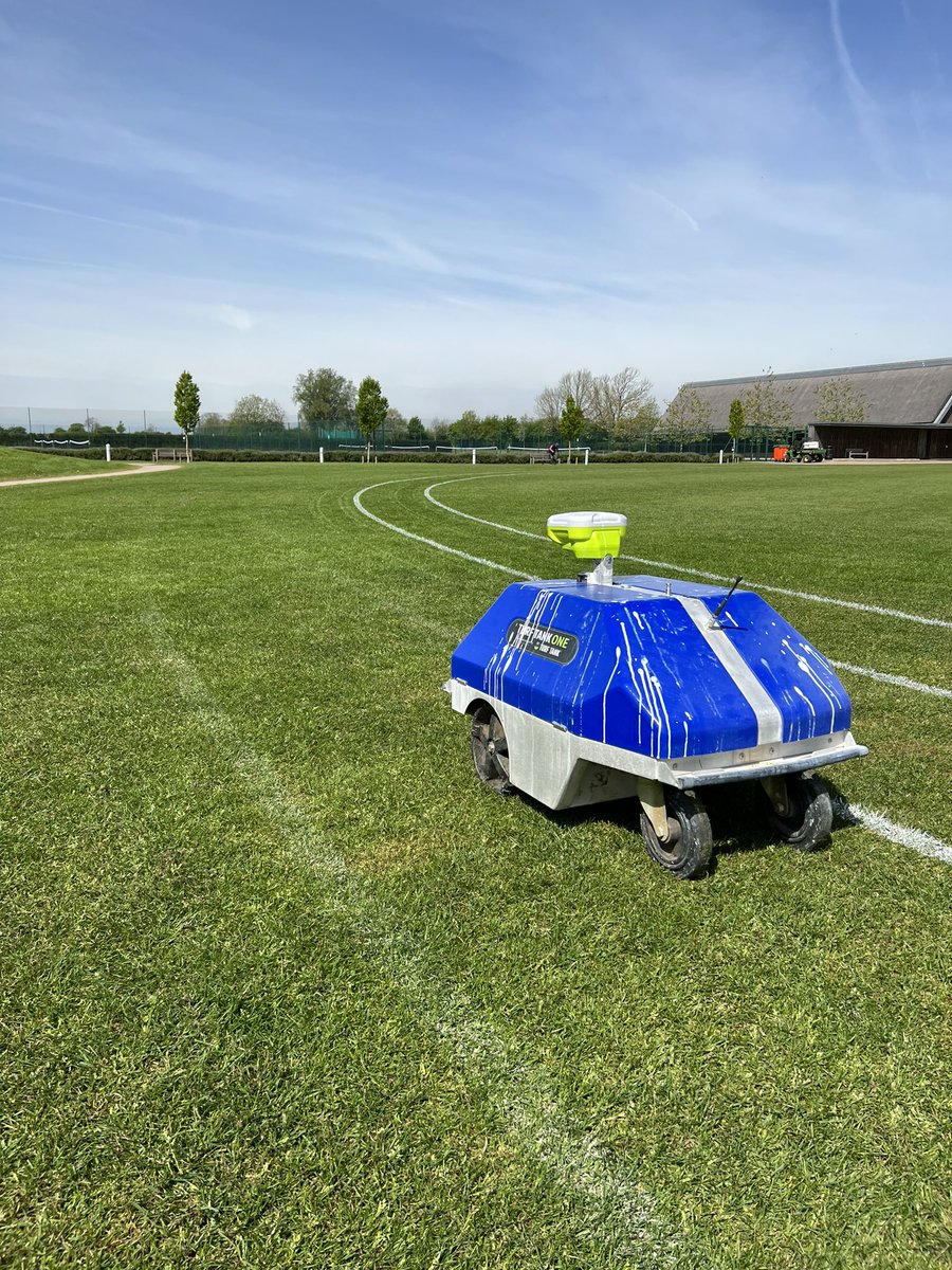 benters1808's tweet photo. Some great work by the Grounds team @UppinghamSchool today. @TurfTankUK used to mark the athletics track, sprint and hurdles tracks then cut by hand to stripe them…looks fantastic!! https://t.co/xKzR60uCcA