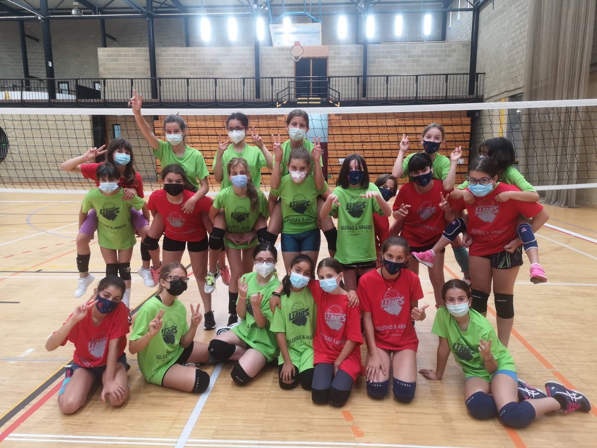 campusvoley's tweet photo. Se agotan nuestras plazas!! Todavía estáis a tiempo de inscribiros en la primera, segunda o ambas semanas de nuestro campus para pasar un verano inolvidable!! Vamos!! ❤️🏐🏖️ https://t.co/2KF6mPHzxE