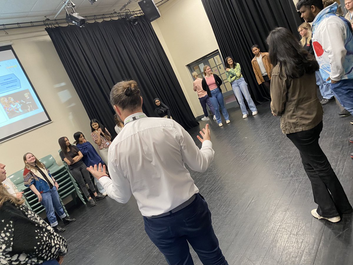 Launching our Arts Ambassador Award … first steps to outreach: learn to teach with the expert <a href="/DrCJBolton/">Dr Chris Bolton</a> #bcu <a href="/KEHSBham/">King Edward VI High School for Girls</a> <a href="/TuneupArts/">TuneUp Arts</a> #artsoutreach #cultureincommon #Commonwealth