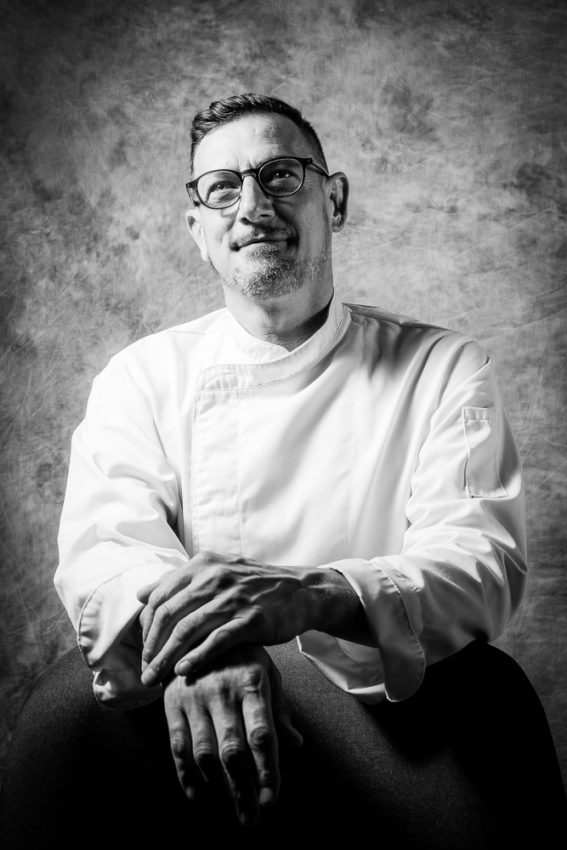 studiomely's tweet photo. Portrait de professionnel - le cuisinier
https://t.co/5AvqbLF8Wi
#Alpes #AlpesMaritimes #Artistes #Arts #blackandwhite #Blanc #Business #ClowndeBuffet #delartentoutechose #Femme #Glamour #Hommequirit #Humain #light #manlaugh #Masculin #mely #Music #Musique #NB #Noir #Noiret... https://t.co/7bayDb6AXZ