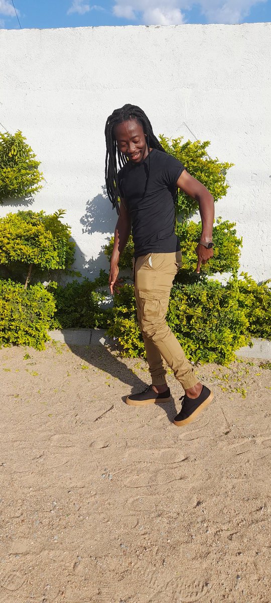 gomez_samadube's tweet photo. Dear Artists!
As much as we preach #supportlocalArtist do we support local brands...? When did buy something from @batashoes or @EdgarsFashion...?
Below I'm wearing Bata bumpers and Edgars clothes...
#Supporteverythinglocal https://t.co/2YJXDVyhwO