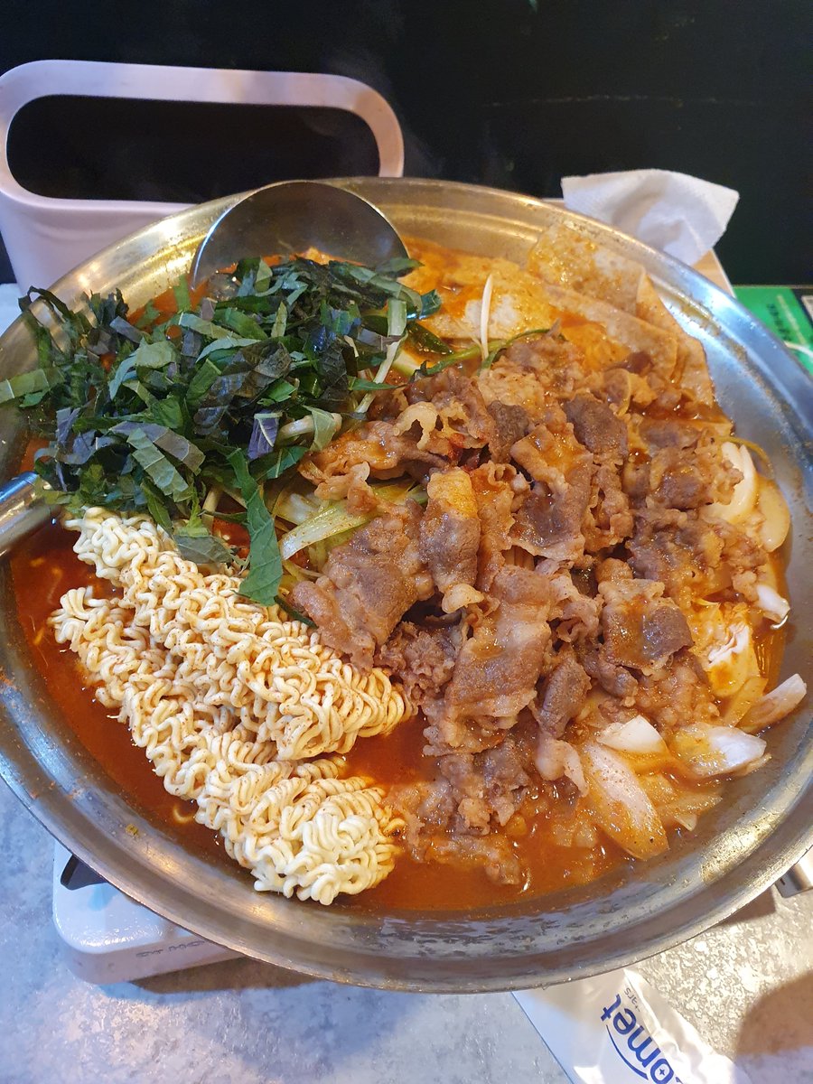 dotoribabs's tweet photo. 연남 맛집 떡심 ☆☆☆☆☆
가게는 좁지만 분위기 있고 가성비 좋은 즉석떡볶이 맛집 떡심 양도 넘치게 줘서 배부르게 먹을수있다 학생들이 가기 좋을듯 우리가 시킨건 우삼겹떡볶이 재방문의사 있음 #도토리밥_연남 #도토리밥_홍대 https://t.co/AEDehifZoo