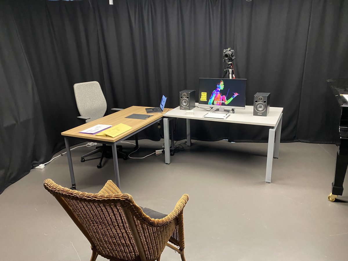 ryanthomasgreen's tweet photo. The final set-up for my #musictheatre #experiments which begin tomorrow. Apprehensive but excited none the less to do some real life #research. If you're in #plymouth and would like to participate you can find out more here: https://t.co/TapPliPH4o https://t.co/kqZCl5atpP