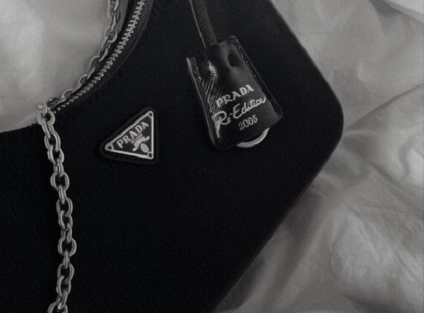 ❝E quindi prendimi, mordimi, toglimi tutto
𝐶𝑜𝑛𝑡𝑖𝑛𝑢𝑒𝑟𝑜̀ 𝑎 𝑛𝑜𝑛 𝑎𝑣𝑒𝑟𝑒 𝑙𝑎 𝑝𝑎𝑢𝑟𝑎 𝑑𝑒𝑙 𝑏𝑢𝑖𝑜
Tanto quando sarò giù per terra distrutto
𝐶𝑜𝑛𝑡𝑖𝑛𝑢𝑒𝑟𝑜̀ 𝑎 𝑛𝑜𝑛 𝑎𝑣𝑒𝑟𝑒 𝑙𝑎 𝑝𝑎𝑢𝑟𝑎 𝑑𝑒𝑙 𝑏𝑢𝑖𝑜.❞