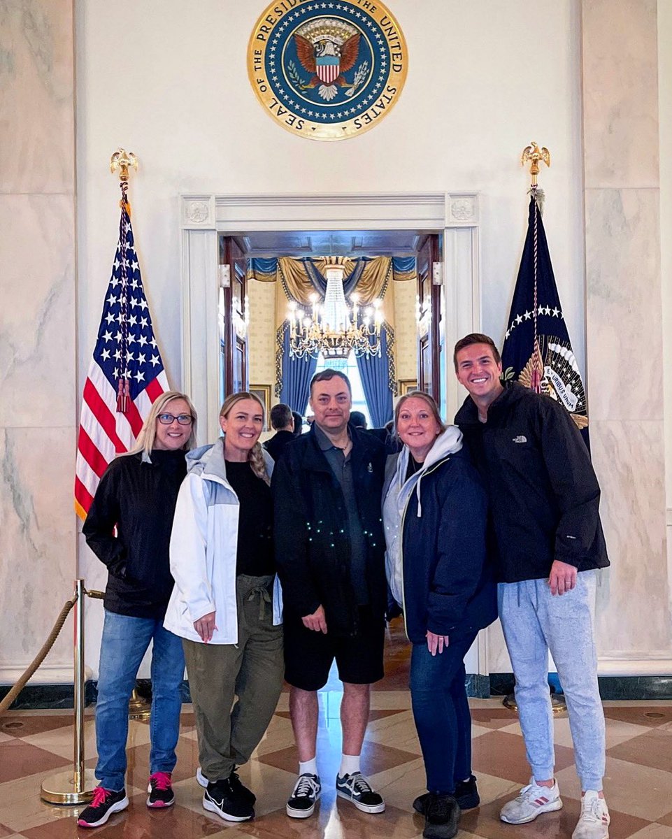 wtbates's tweet photo. Today, we visited the White House thanks to @msjackiepayne! We were able to take a rare chaperone picture. 🙂 #PinewoodDC22 #DCadventure https://t.co/R5WgdL1Xoq