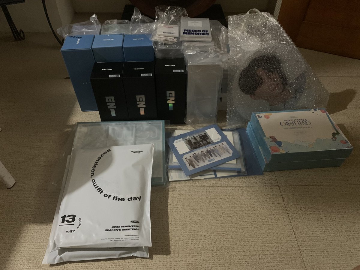 wwcart_17's tweet photo. #WWCart_Updates | 

good evening! these are the items that inlcude in box 2 and we are now sorting the items, we will keep u update once we’re done! thank you 🫶🏻🌷 https://t.co/DXvLi98E6S