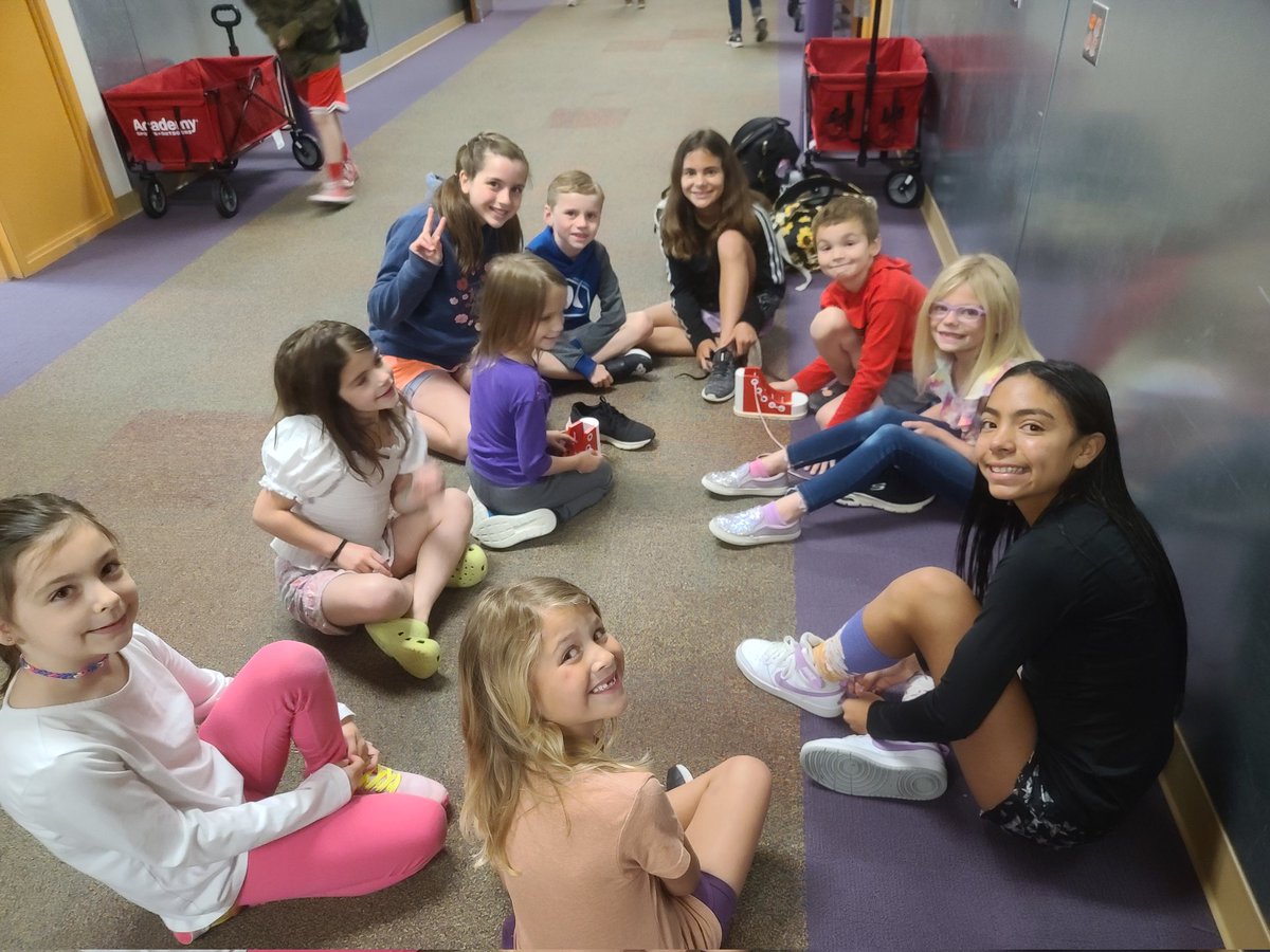 HmeCounselor's tweet photo. HME Student Council and 1st &amp; kinder friends working to master tying shoes.
@HmeCounselor #HMEProud #CardinalsHaveCharacter https://t.co/zaBFCdTARb