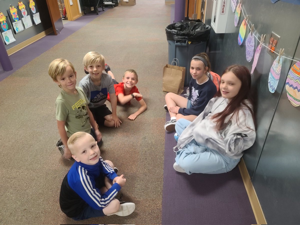 HmeCounselor's tweet photo. HME Student Council and 1st &amp; kinder friends working to master tying shoes.
@HmeCounselor #HMEProud #CardinalsHaveCharacter https://t.co/zaBFCdTARb