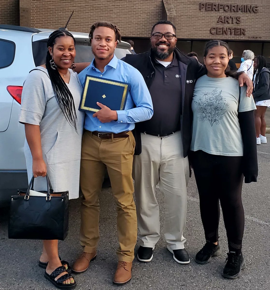 SmithContessa's tweet photo. Supported our very favorite student athlete today at Honors Assembly! Keep grinding Smitty! Your family got your back! #PVPride ❤️💙 https://t.co/EzAjwVawGq