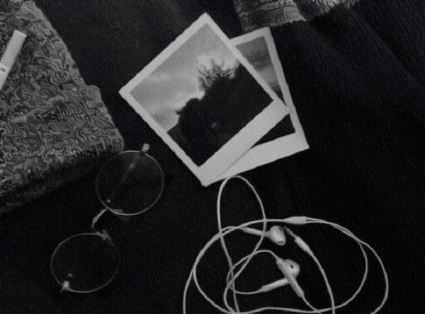 ❝𝑏𝑖𝑡𝑒 𝑡ℎ𝑒 𝖑𝖎𝖌𝖍𝖙𝖓𝖎𝖓𝖌 
𝑎𝑛𝑑 𝑡𝑒𝑙𝑙 𝑚𝑒 ℎ𝑜𝑤 𝑖𝑡 𝑡𝑎𝑠𝑡𝑒𝑠❞ 

      ➛ marauders era
      ➛ rebel with a cause
      ➛ bad boy, good lips