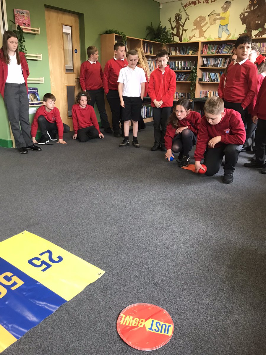 MrS_OLOS's tweet photo. Elm class had a visitor from Crown Green bowling this week to introduce them to the sport of bowls!! https://t.co/3PGW4YcLqk