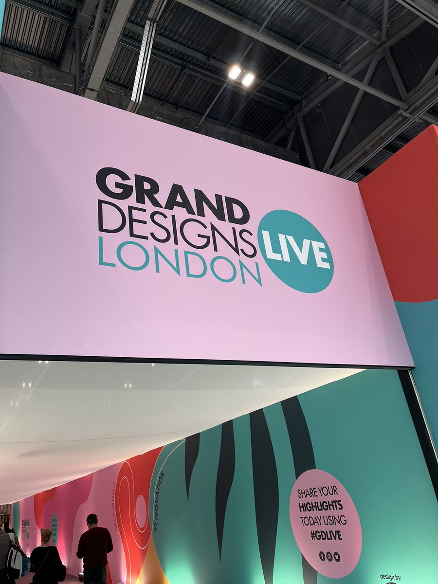 FreshAmbitionCo's tweet photo. Inspiring visit to GreenLiving Live @granddesigns  #carbonfootprint #savingtheplanet https://t.co/hl33iGD5Nx