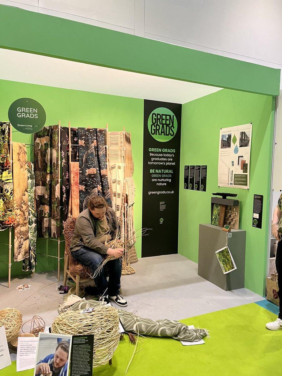 FreshAmbitionCo's tweet photo. Inspiring visit to GreenLiving Live @granddesigns  #carbonfootprint #savingtheplanet https://t.co/hl33iGD5Nx