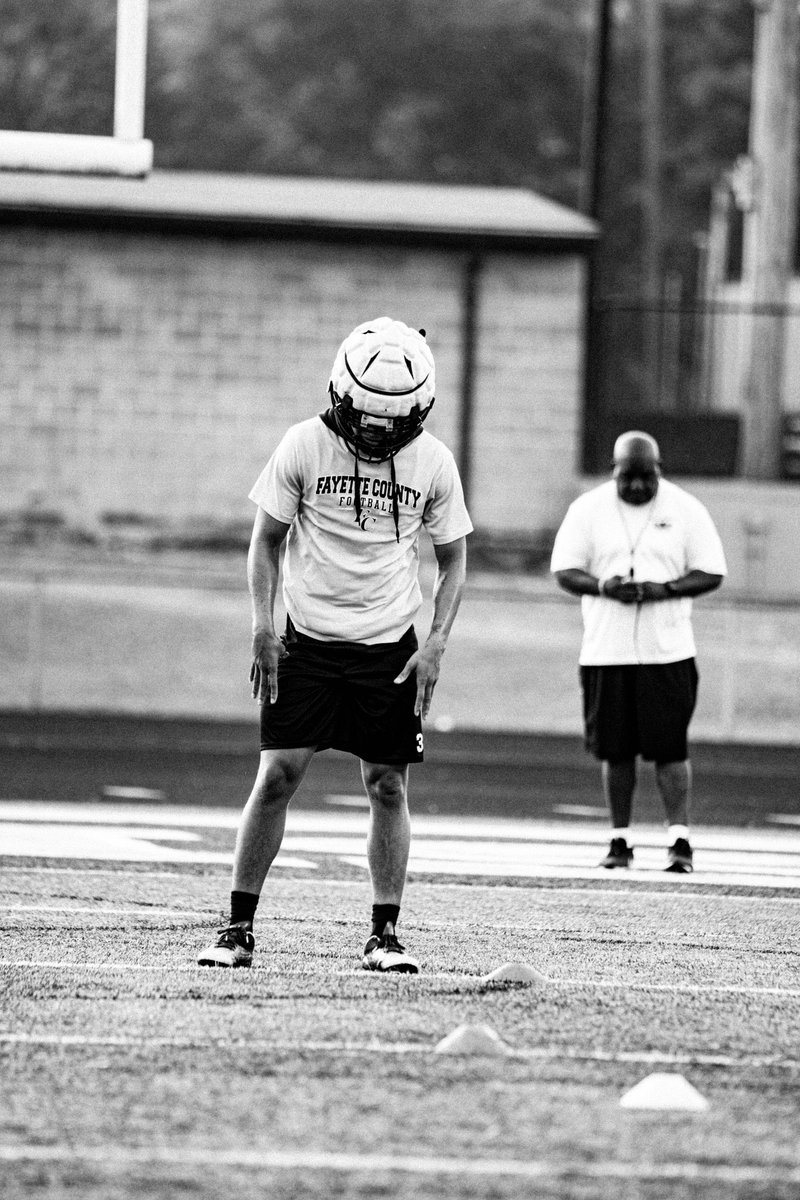 FootballFayette's tweet photo. The game is going to test you don't fold! #GTB #ProtectTheTrail #EarnYour Stripes 🐅 https://t.co/80gf9tcRjq