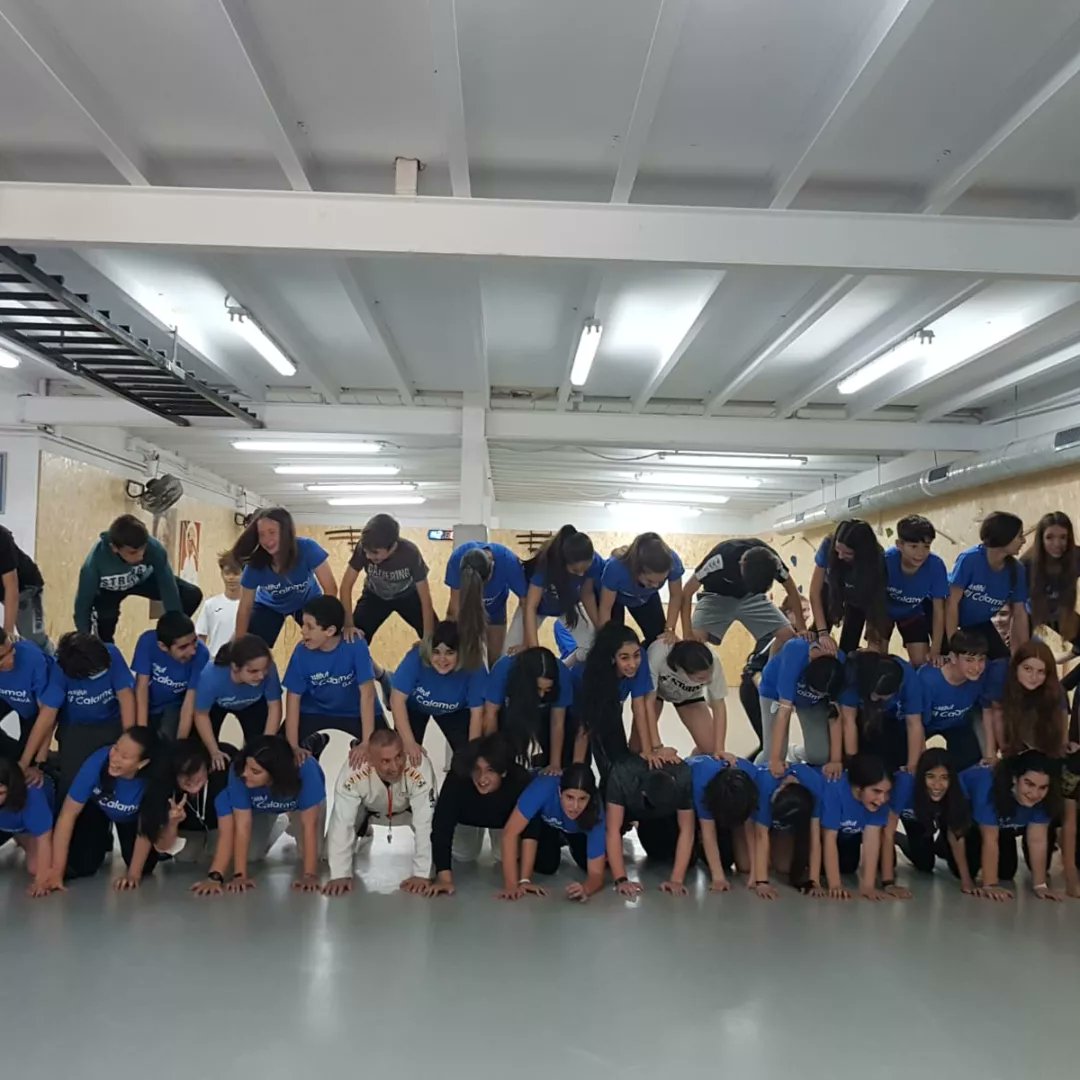 inselcalamot's tweet photo. Avui els de 2n d'ESO hem anat a l'Okeari de Viladecans a practicar judo, escalada i defensa personal 

#SomCalamot #ESOCalamot #esportcalamot #femsortides https://t.co/HUdjrQJUDf