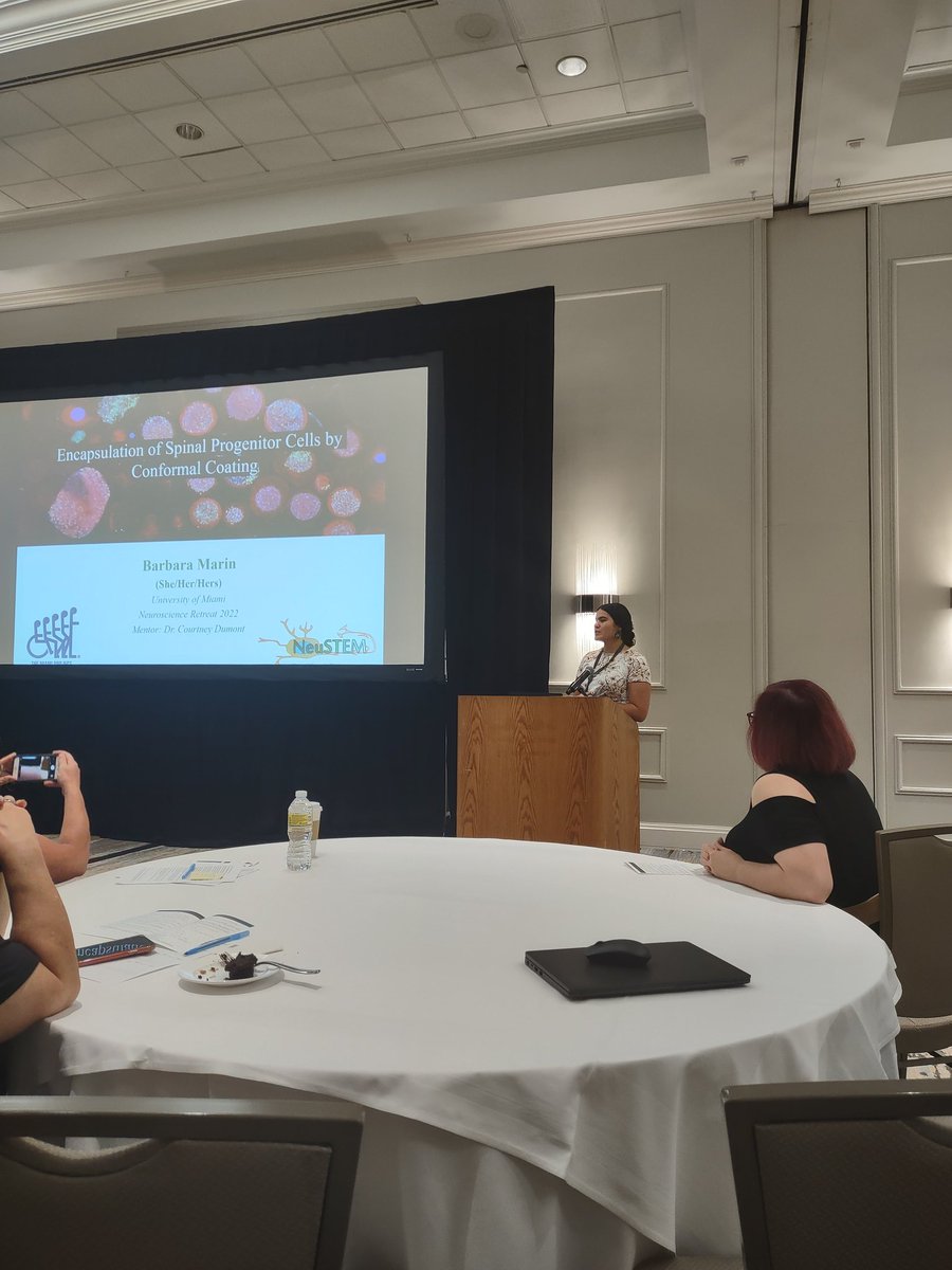UMiami_NGP's tweet photo. Ready for presentations by some of our amazing neuroscience graduate students!! #neuroscience #neuroscienceretreat https://t.co/CcyHff9GRy