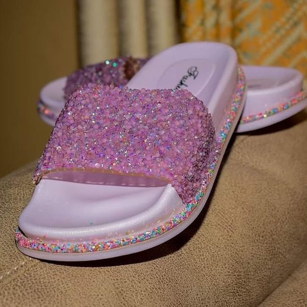 UApparell's tweet photo. Quality and stylish slides now available at an offer  of 600/=from size 36-40,
Call/App 0707390310 for order/derivery
Agro house 2flr room net to Gill house. Welcome!!!
#NTSA#Rema #Sonko https://t.co/pfi8ckR11P