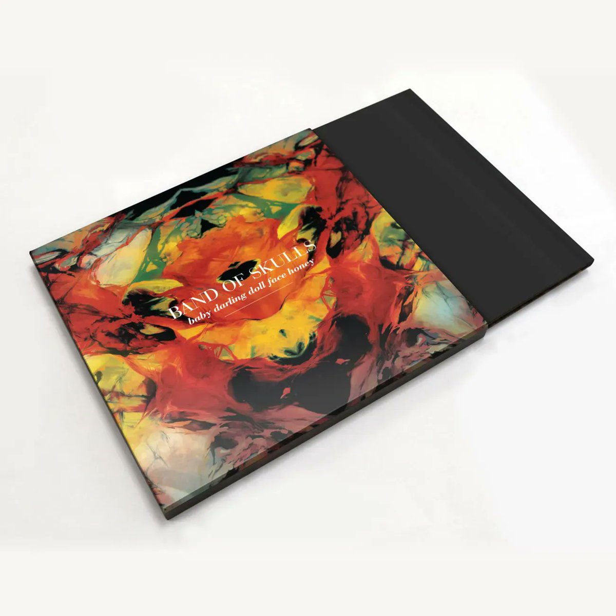 bandofskulls's tweet photo. Our Deluxe Album Bundle is on sale over on Music Glue!

https://t.co/IFI8BewDES

The bundle includes the limited edition 10 year anniversary 'Baby Darling Doll Face Honey' book / x2 vinyl / x4 CD / USB set, along with our recent album 'Love Is All You Love' on vinyl and CD... https://t.co/pcu2MyiOh1