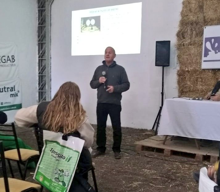 fun_pel's tweet photo. 🗣Miguel Taverna, presidente de #FunPEL, habló sobre el #futuro de la #lechería y cómo prepararse desde ahora para el #tambo del 2030.

@ExpoSuipacha22 https://t.co/HcZXBGSk49