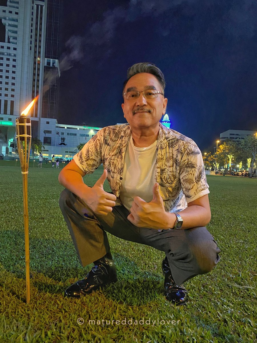 matureddaddylvr's tweet photo. Old me enjoying a festive night.

#asiandaddy #asianoldman #oldmanadmirer #oldmanlover #oldmanlove #mustachedad #mustachedlovers #bootedman #bootedguy #shinyboots #polishedboots #ankleboots #leatherboots #uniformboots #zipperboots #bootslover #bootsfetish #bootblack #blackboots https://t.co/7mXQySDV0l