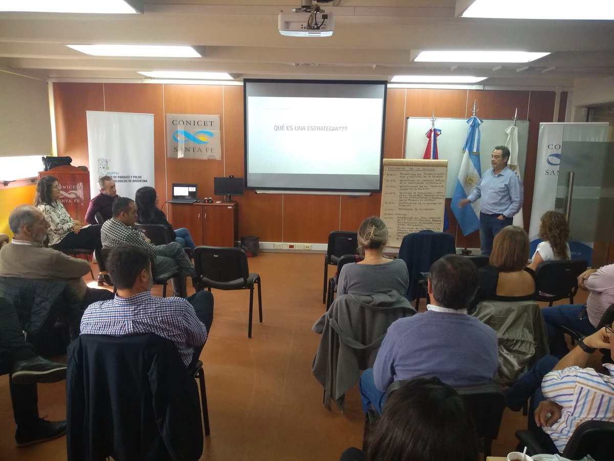PTLCSAPEM's tweet photo. #PTLC #REDPPAR
📢 Ahora comenzamos a trabajar en el Taller Interno de Planificación de la RedPPAr a cargo de Guillermo Marianacci https://t.co/QvJ5mG3U5B