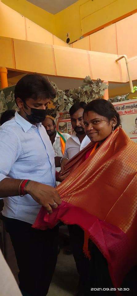 GEETHAsg5's tweet photo. மாநிலச் செயலாளராக பொறுப்பு ஏற்றிருக்கும் #மனோஜ்_P_செல்வம் அவர்கள் பணி சிறக்க நல்வாழ்த்துக்கள்💐💐💐 https://t.co/MzE1GdK3Fv
