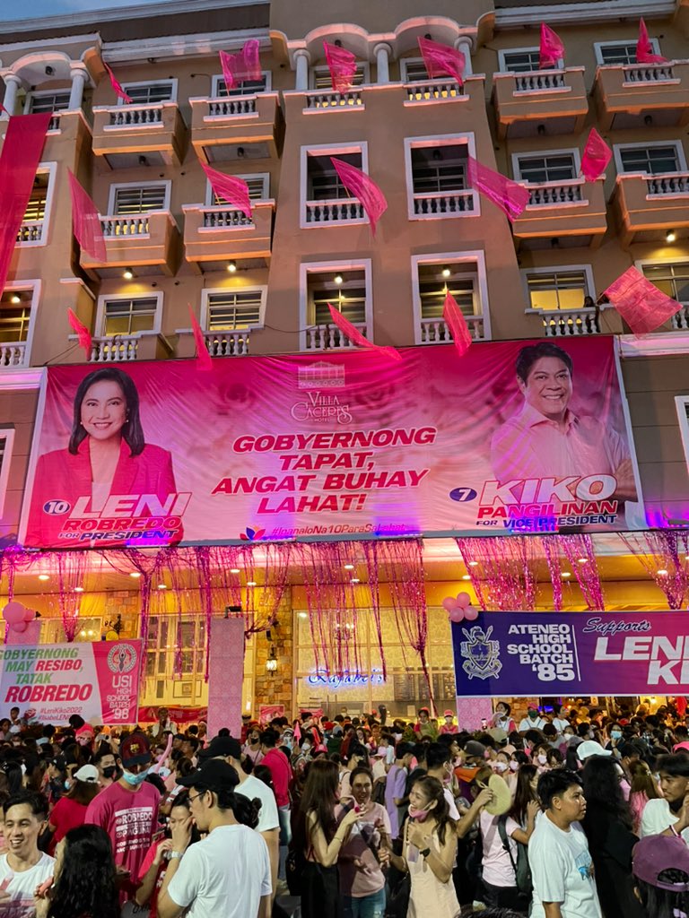 Scenes from #NagaisPink 2.0 One More Time From The Top Repeat Once More With Feelings. #LeniKikoAllTheWay #OragonforLeniKiko #IpanaloNa10ToParasaLahat
