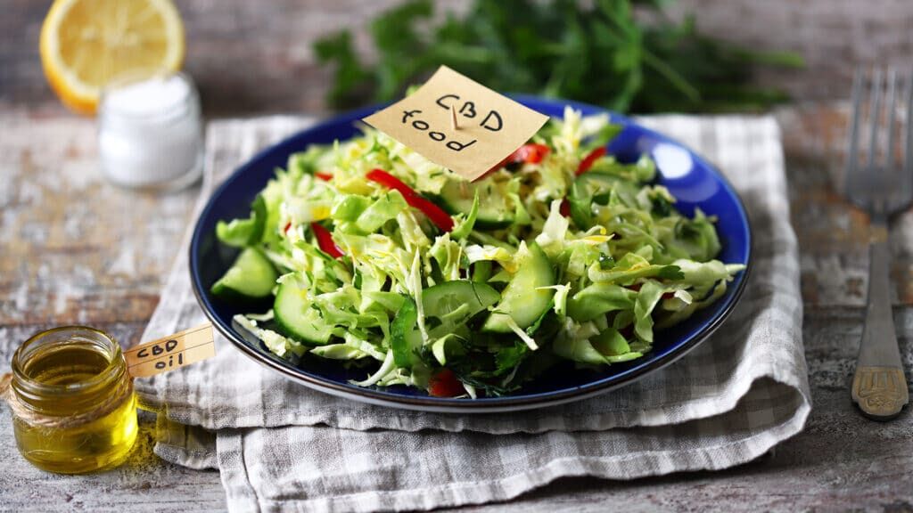 cbd_active's tweet photo. 🥗 Découvrez notre recette pour préparer une délicieuse salade composée au CBD
https://t.co/6rKo5fx8L6 https://t.co/dVC9J5XttD