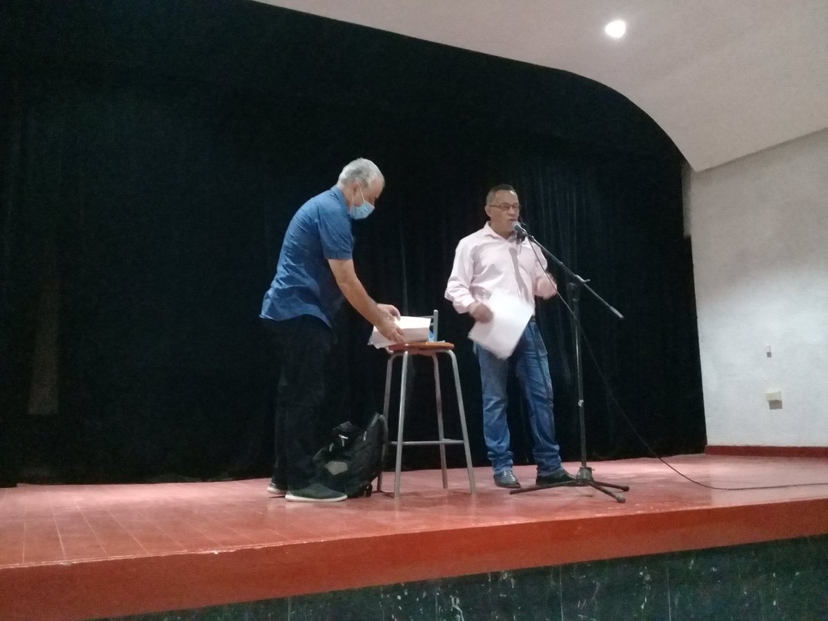 MCarmenMojena's tweet photo. Hoy, estamos de lujo en el @MTSS_CUBA Carlos Alberto Cremata (Tin) comparte con trabajadores sociales de #LaHabana https://t.co/oJHJamLEAJ