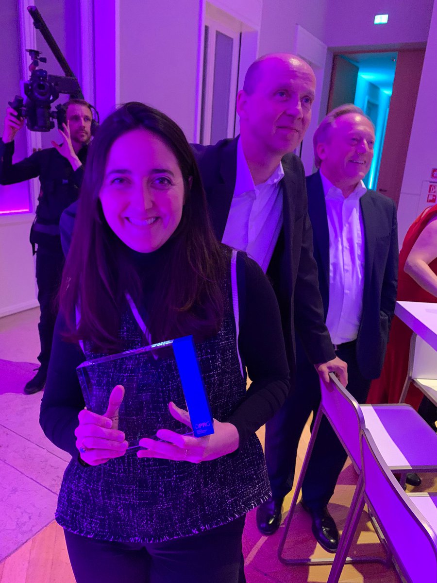 Happy, excited, honored, humbled: feeling all the adjectives as I collected the #PRPreis for best internal communications media on behalf of all my amazing SCC 2020 colleagues from #TeamSiemens. 

Dankeschön <a href="/DPRGde/">DPRG</a> for the recognition!🏆