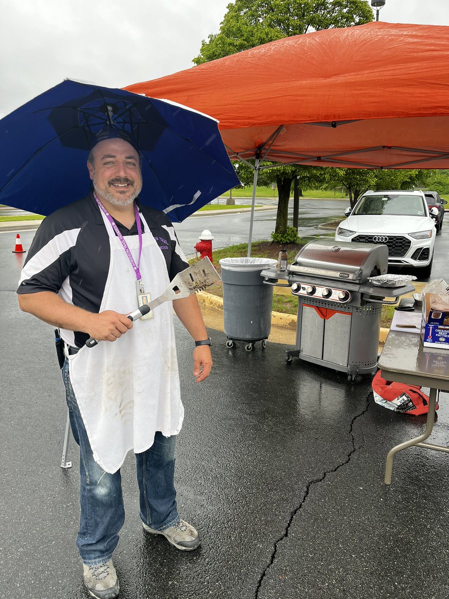 Shauna Olevson (@solevsonlcps) on Twitter photo Find yourself a principal that brings in their grill and tent and cooks in the rain for you. Thanks Mr. Joseph for the yummy lunch today! <a href="/DTESPrincipal/">Jeff Joseph</a> <a href="/DominionTrailES/">Dominion Trail ES</a> Find yourself a principal that brings in their grill and tent and cooks in the rain for you. Thanks Mr. Joseph for the yummy lunch today! <a href="/DTESPrincipal/">Jeff Joseph</a> <a href="/DominionTrailES/">Dominion Trail ES</a>