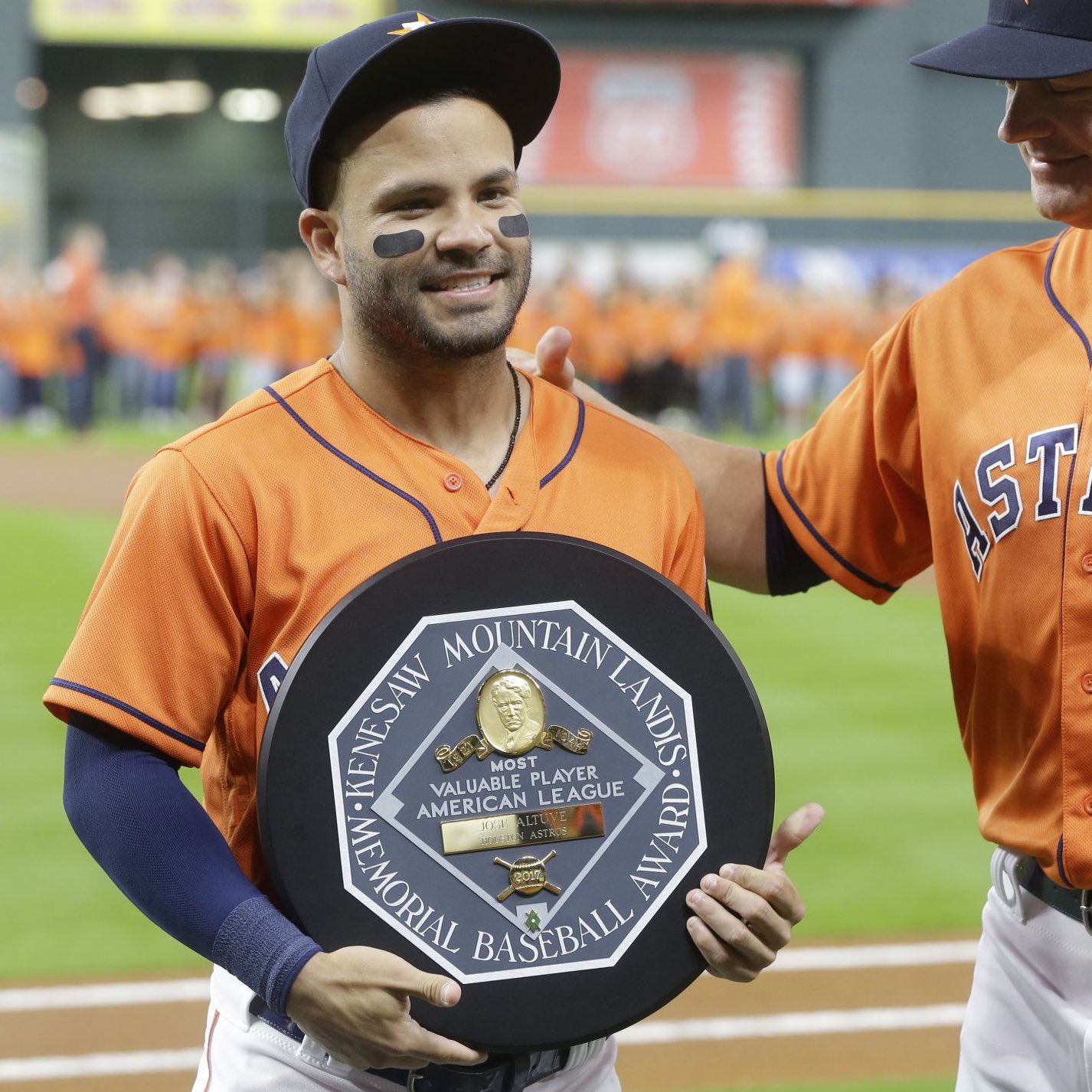 jose altuve gold jersey