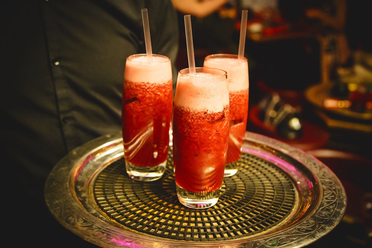 MamouniaLounge's tweet photo. Seems like the good weather switch is well and truly flipped! Looking forward to sunshine and fun drinks - whether it's icy or fruity, alcoholic or non-alcoholic, there's something for you 🍹😎 https://t.co/nEHkZBDWMS