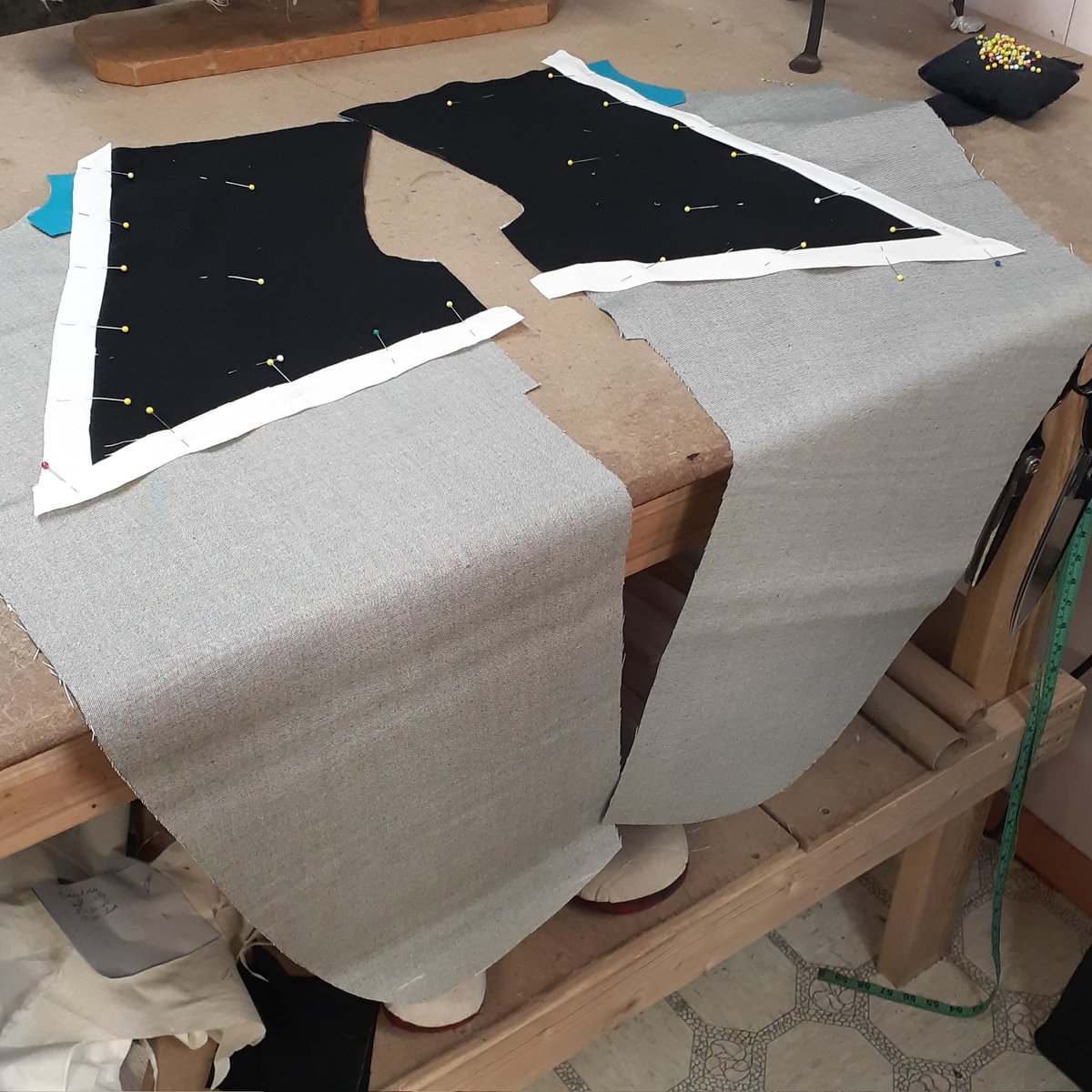 Josef36852203's tweet photo. Some canvas work this morning.  #bespoketailoring #bespokesuit #bespoke #singlebreasted #suitup #springfashion #summersuit https://t.co/G5DC9BRLG5