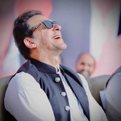 HayatIrram's tweet photo. Hate him or love him The fact remains that one single honest man with courage, conviction & determination has put the entire lot of criminals, traitors & power bonkers of this country up against the wall
#GateNo4 #BajwaTraitor #CJP #ISPR @OfficialDGISPR
#امپورٹد_حکومت_نامنظور https://t.co/Z11CsjcjWP