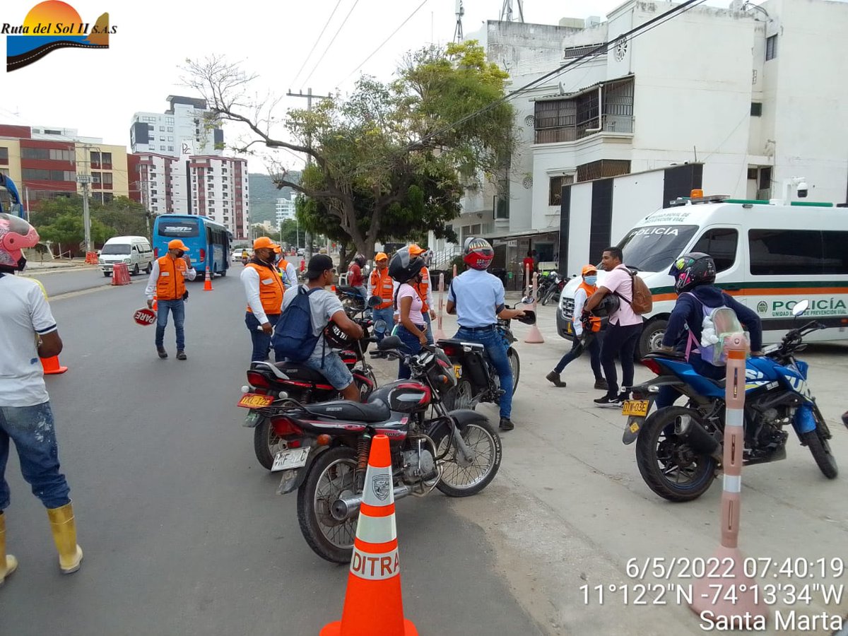 RUTADELSOLII's tweet photo. Iniciamos actividad de prevención vial en Santa Marta - Rodadero, donde tu prioridad es APASIONATE POR LA VIDA, en esta oportunidad los actores viales son los moto taxista y peatones.
RESPETANDO LAS SEÑALES DE TRANSITO TE APASIONAS DE TU VIDA... https://t.co/4Et0a8bwkE